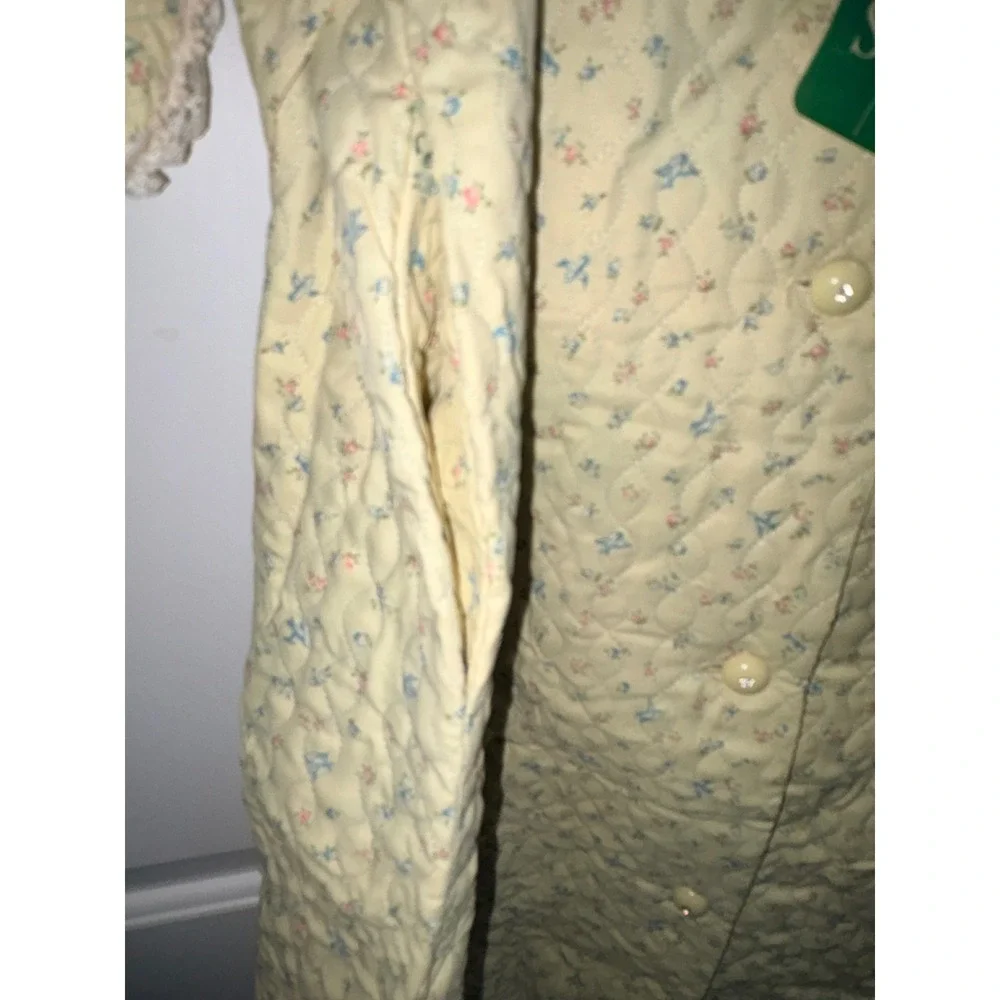 Vintage Shrewsbury Quilted Robe Yellow Floral Bird Lace Trim Housecoat NWT